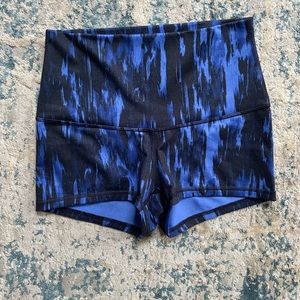 Lululemon patterned spandex